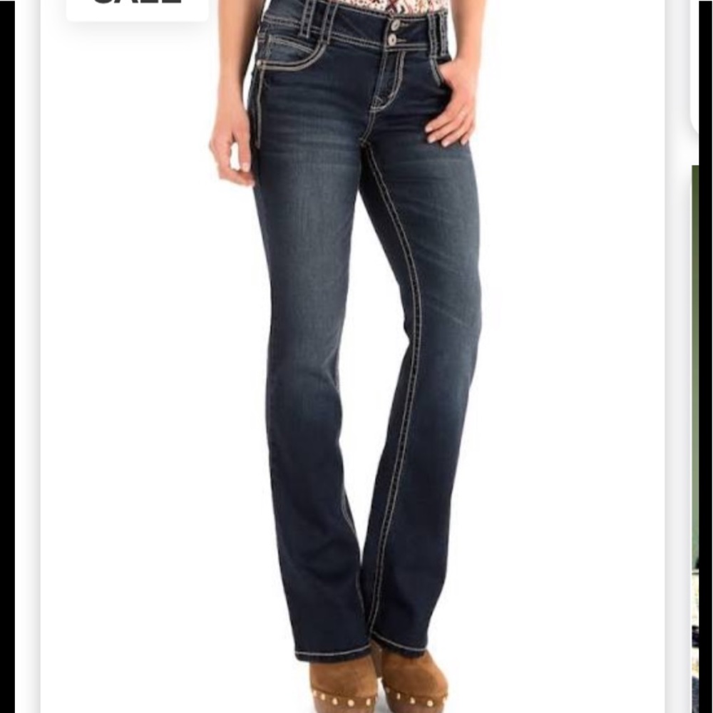 NWOT BEBE Blue washes Women Jeans. Size: 30